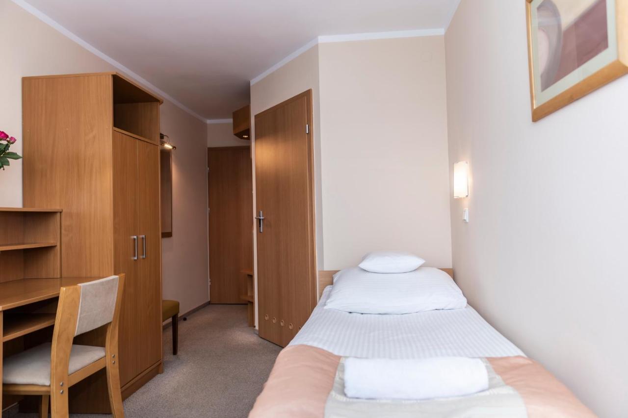 Hotel Ziemowit à Jarnołtówek Extérieur photo